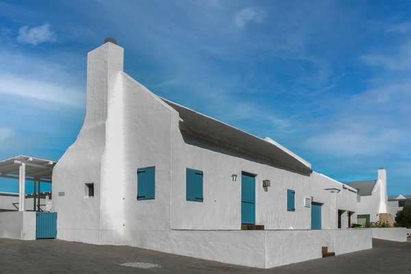 Quels conseils pour louer une maison de vacances en Provence avec des ateliers de peinture et des balades en montgolfière?